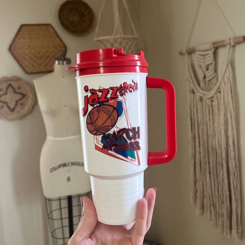 Vintage 80s 90s Tumblr cup with lid